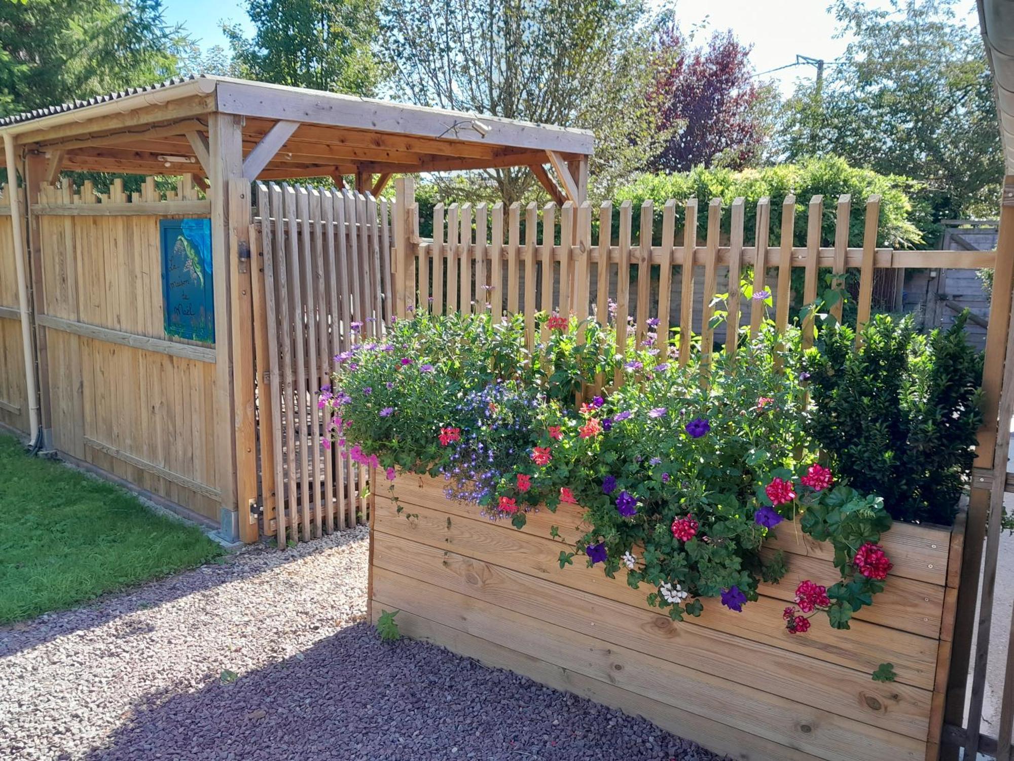 Hotel Le Paddock Du Val De Lys Blessy Exterior foto